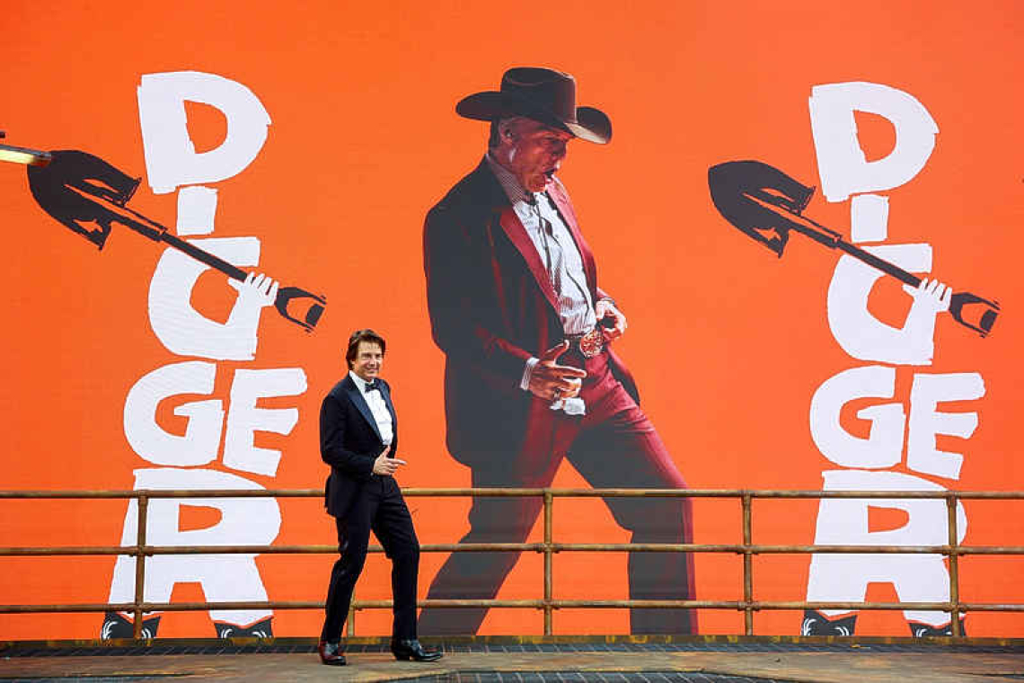 'Totally outrageous': Cruise unleashes  Digger at star‑studded royal premiere